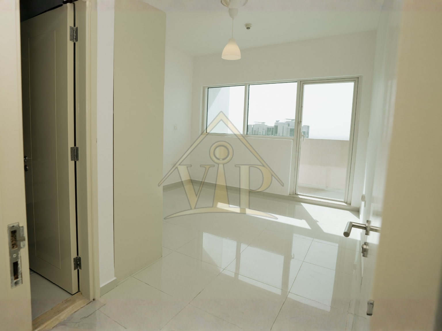 Marina Bay by Damac - 1BR |Sea View | Spacious Balcony | Well Maintained Unit
